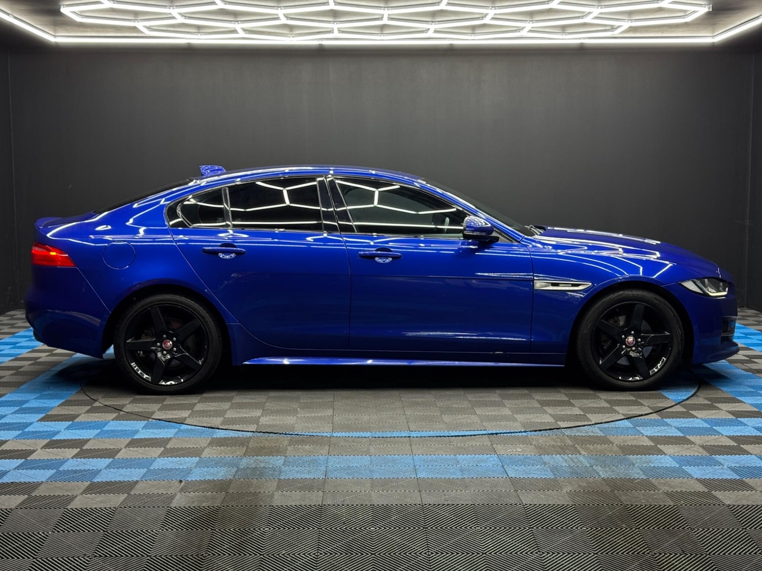 Used Jaguar XE for sale - 77586242: Photo 4