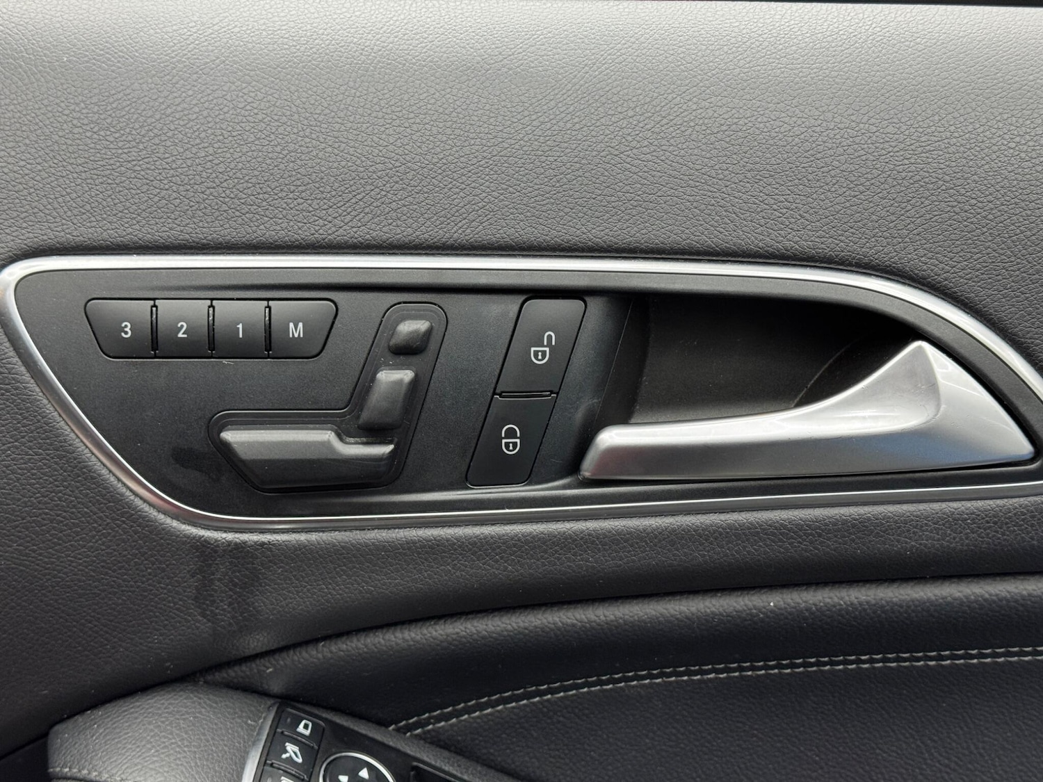 Used Mercedes-Benz GLA 2015 for sale - 77230196: Photo 38