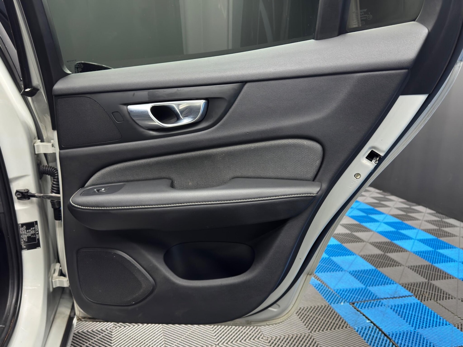 Used Volvo V60 for sale - 77175531: Photo 39