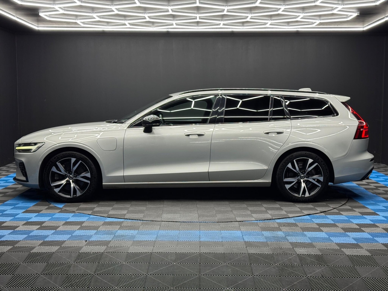 Used Volvo V60 for sale - 77175531: Photo 8