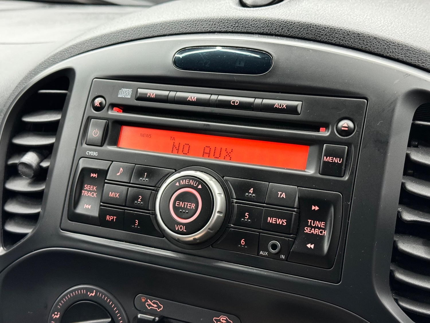 Used Nissan Juke 2014 for sale - 76991128: Photo 24