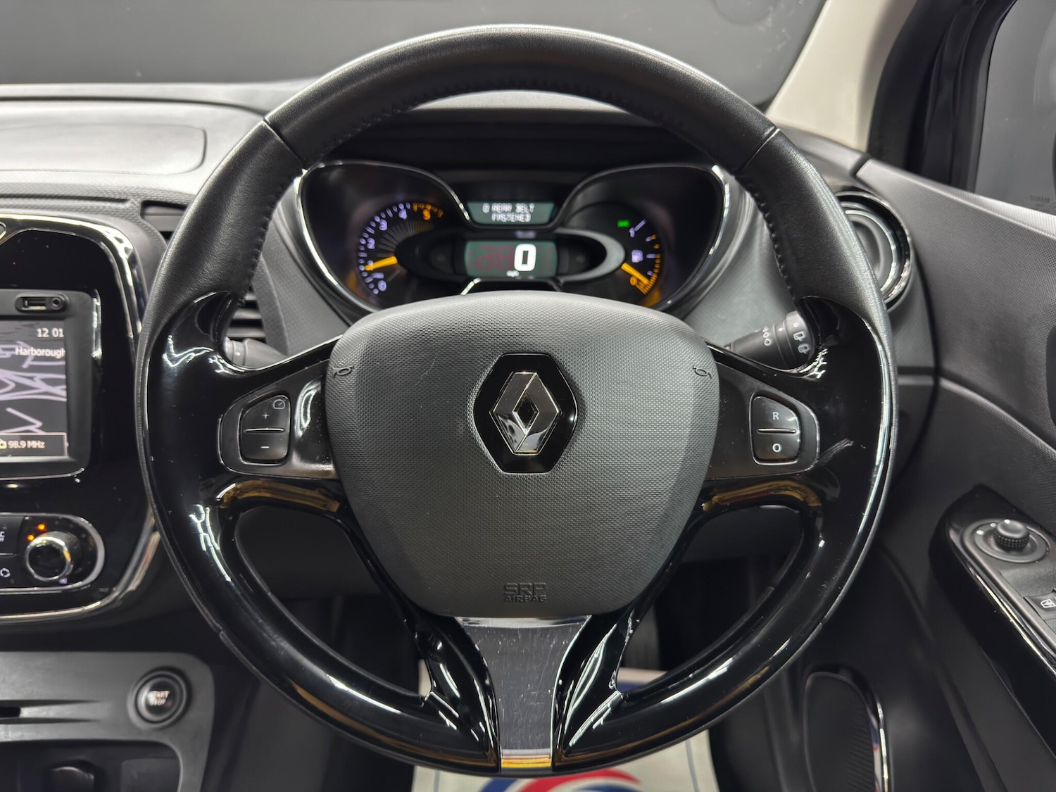 Used Renault Captur 2014 for sale - 76521812: Photo 19