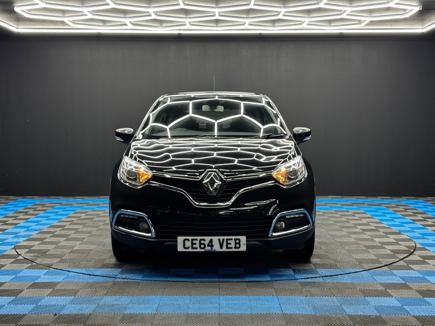 Used Renault Captur 2014 for sale - 76521812: Photo 2