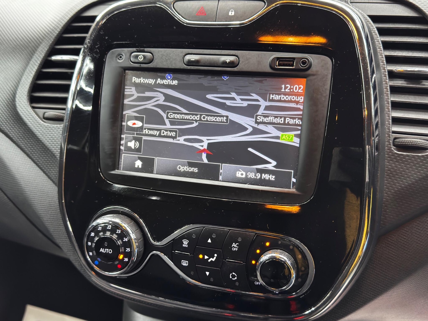 Used Renault Captur 2014 for sale - 76521812: Photo 26