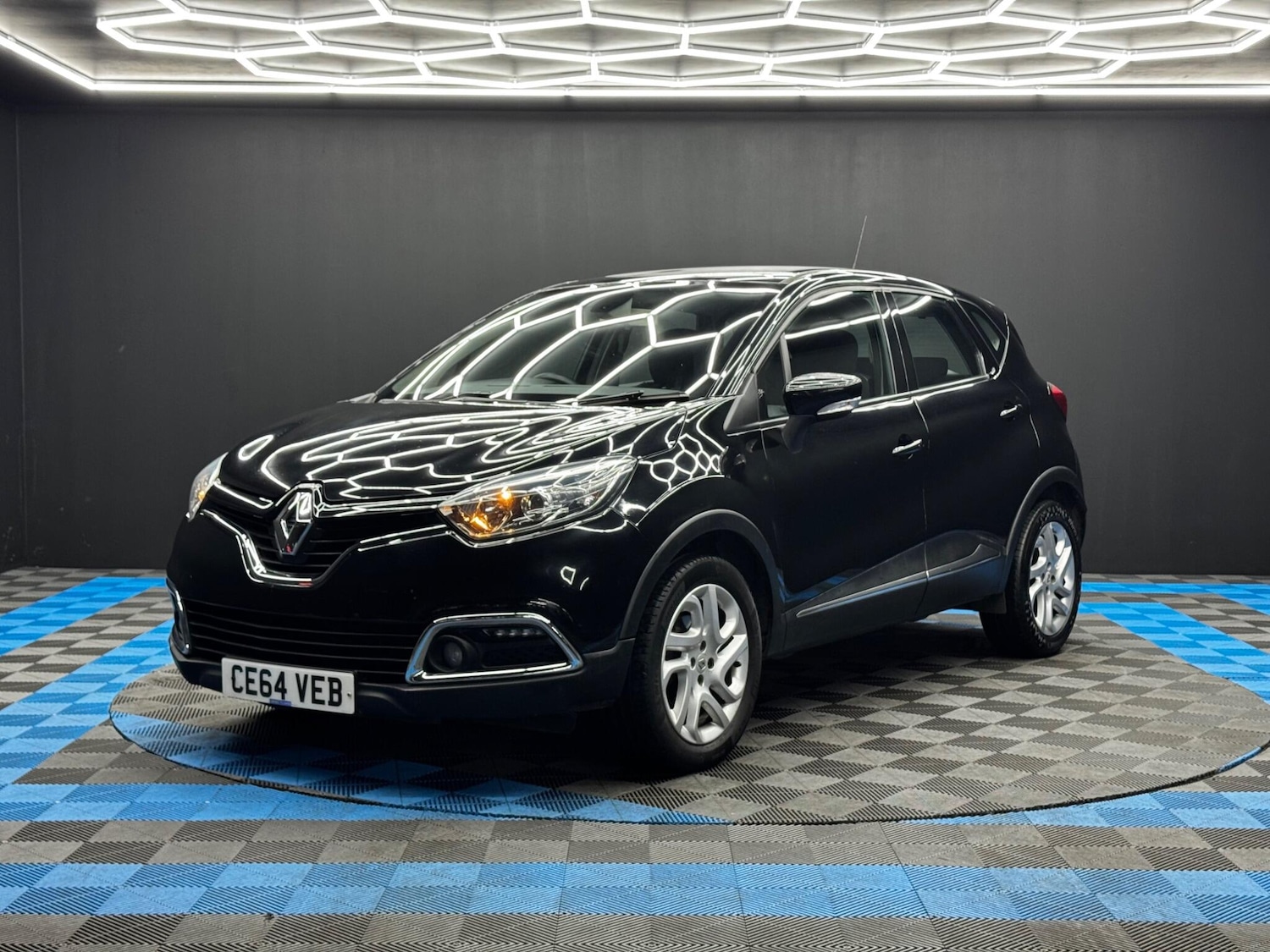Used Renault Captur 2014 for sale - 76521812: Photo 3