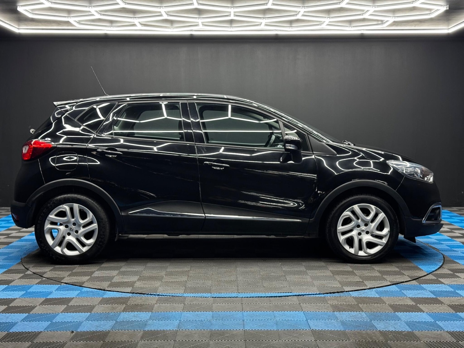 Used Renault Captur 2014 for sale - 76521812: Photo 4