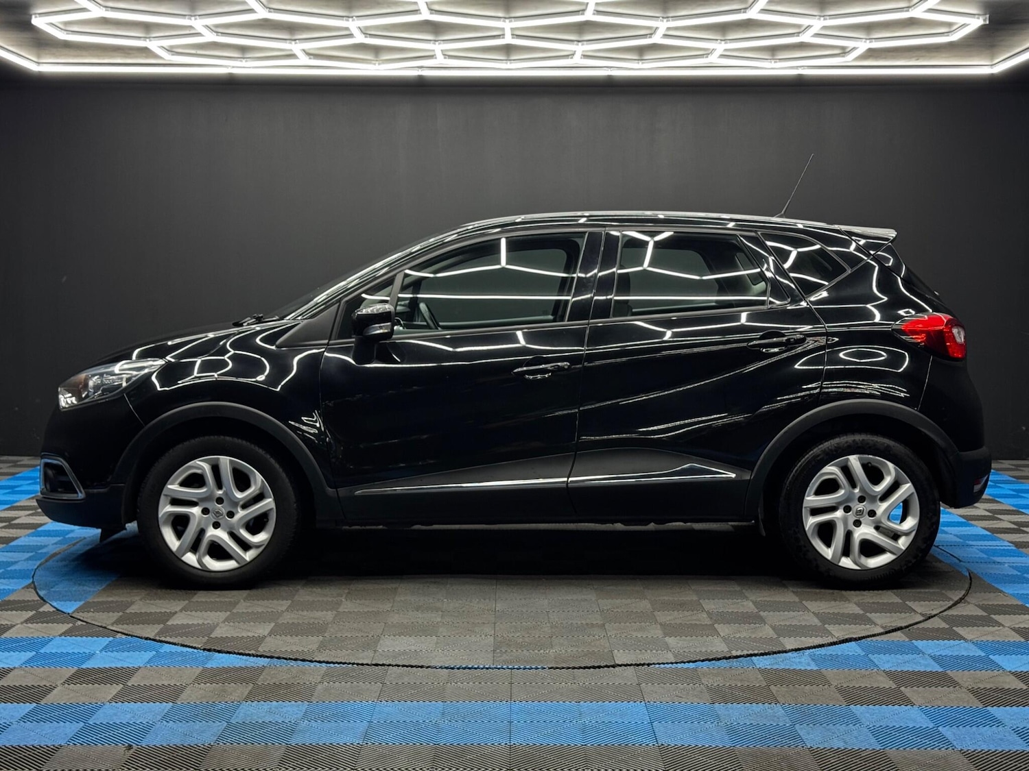 Used Renault Captur 2014 for sale - 76521812: Photo 8