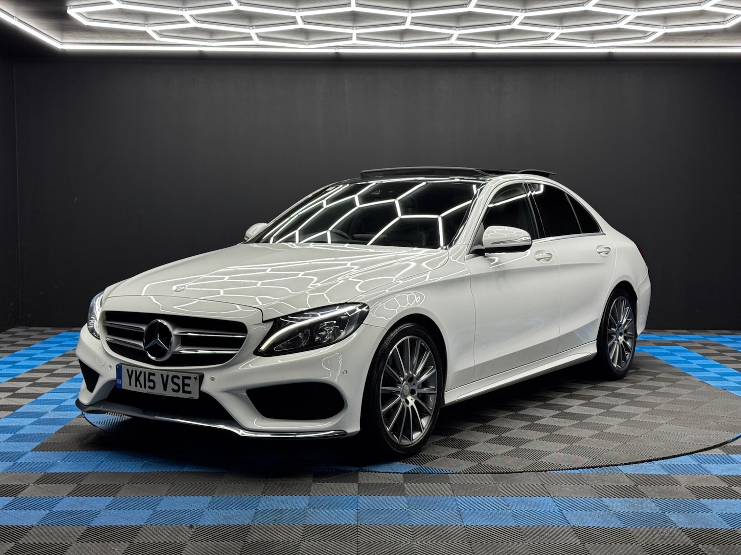 Used Mercedes-Benz C Class 2015 for sale - 76658756: Photo 3