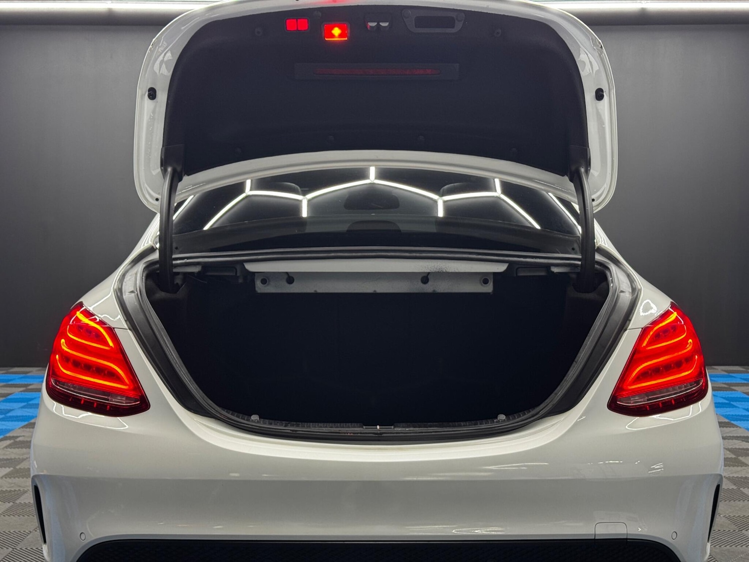 Used Mercedes-Benz C Class 2015 for sale - 76658756: Photo 37