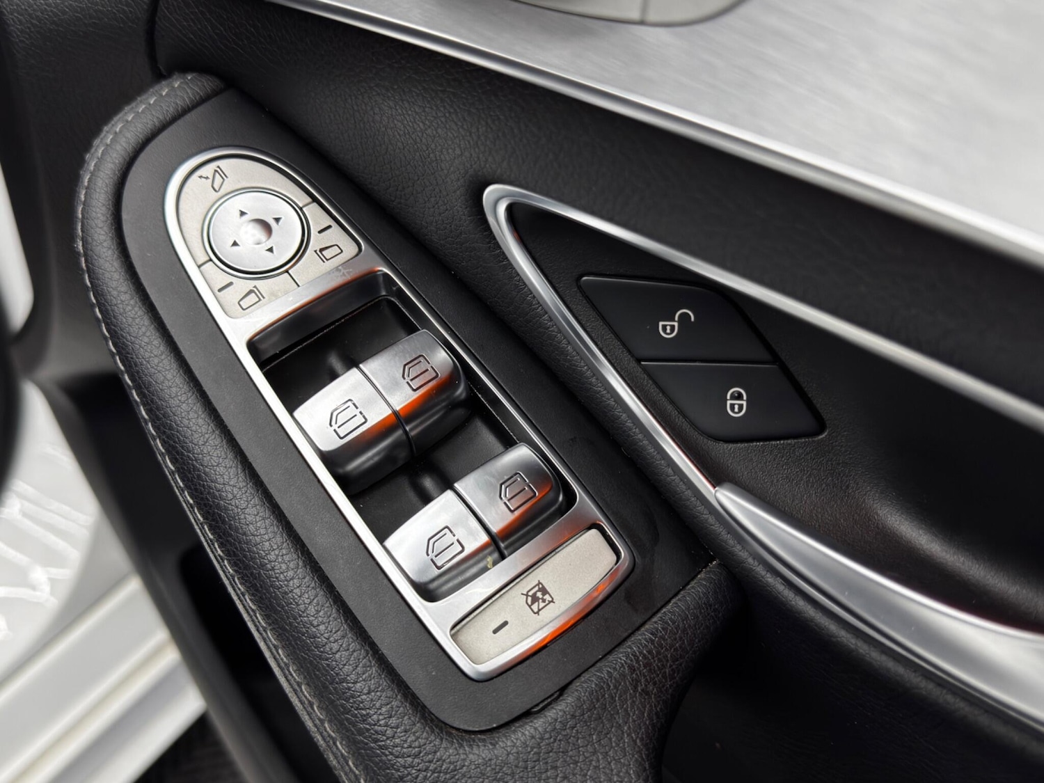 Used Mercedes-Benz C Class 2015 for sale - 76658756: Photo 41