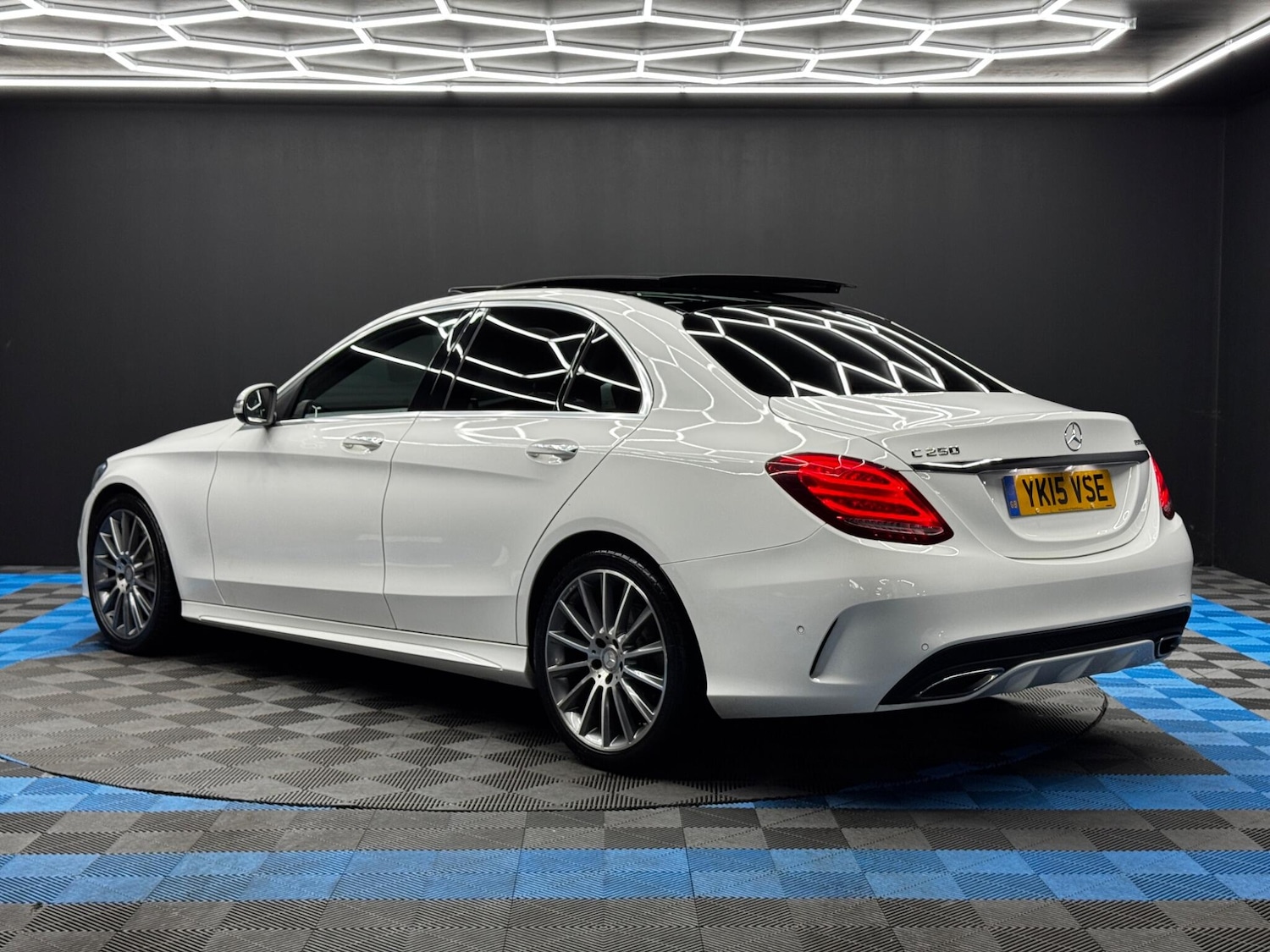 Used Mercedes-Benz C Class 2015 for sale - 76658756: Photo 7