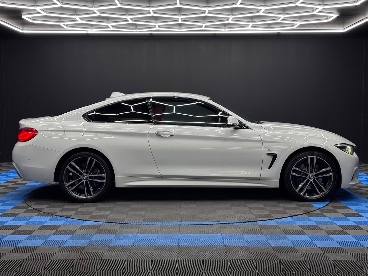 Used BMW 4 Series 2017 for sale - 76167373: Photo 4