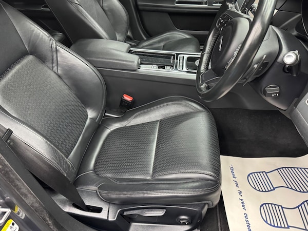 Used Jaguar XF 2017 for sale - 76314555: Photo 13