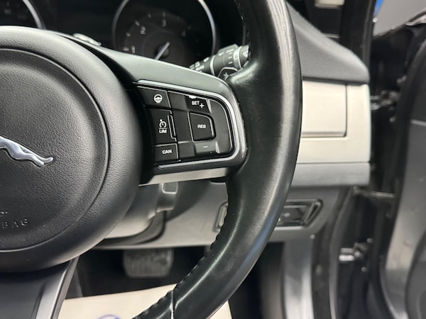 Used Jaguar XF 2017 for sale - 76314555: Photo 21
