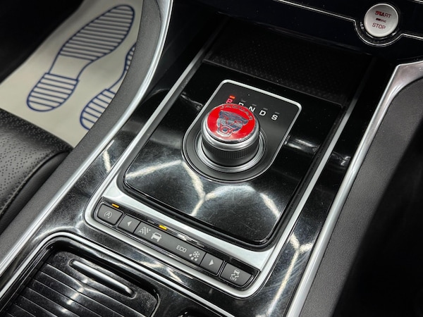 Used Jaguar XF 2017 for sale - 76314555: Photo 26
