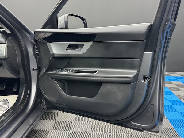 Used Jaguar XF 2017 for sale - 76314555: Photo 37