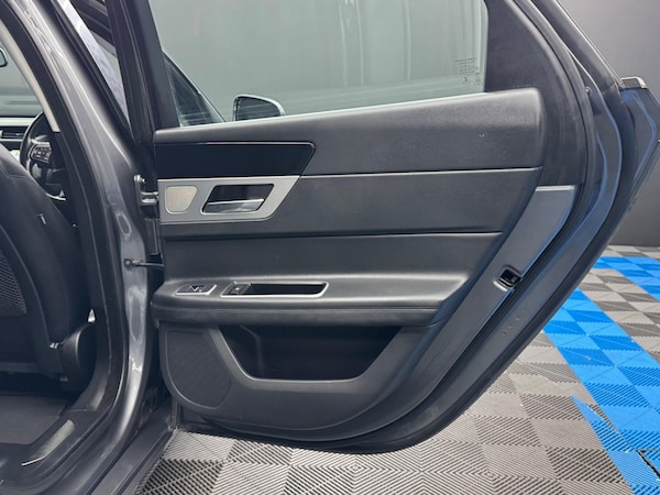 Used Jaguar XF 2017 for sale - 76314555: Photo 39