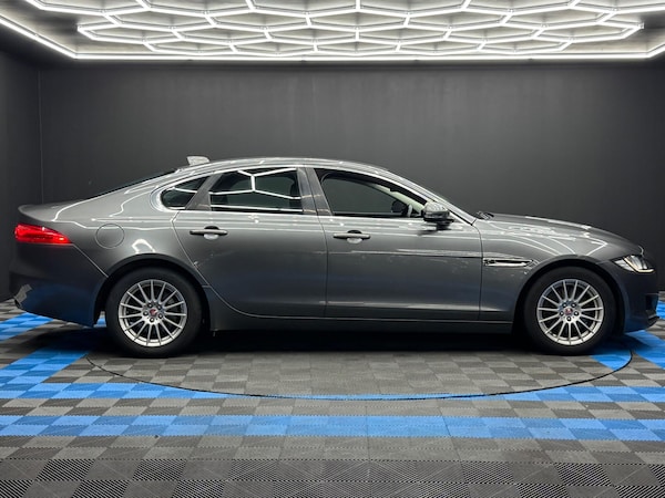 Used Jaguar XF 2017 for sale - 76314555: Photo 4