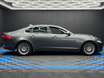 Used Jaguar XF 2017 for sale - 76314555: Photo 4