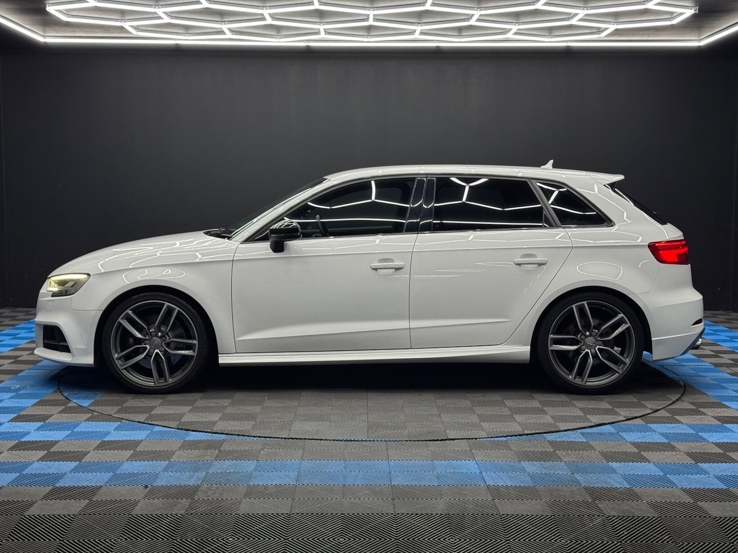 Used Audi A3 2017 for sale - 76887449: Photo 8