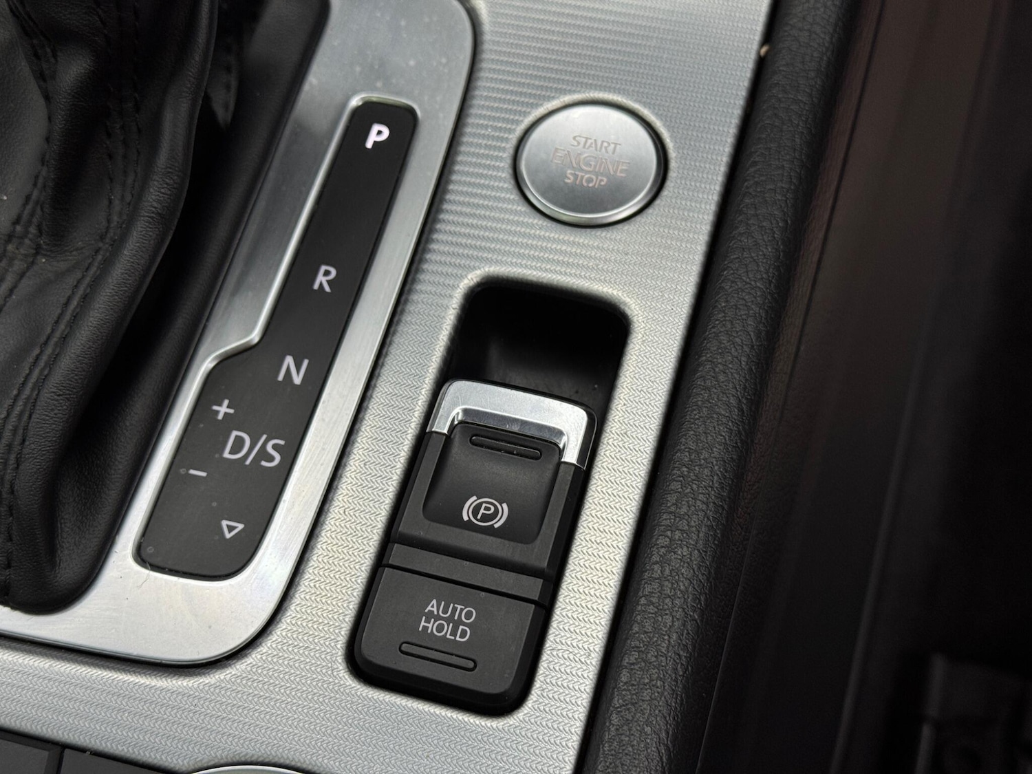 Used Volkswagen Touareg for sale - 77279970: Photo 28