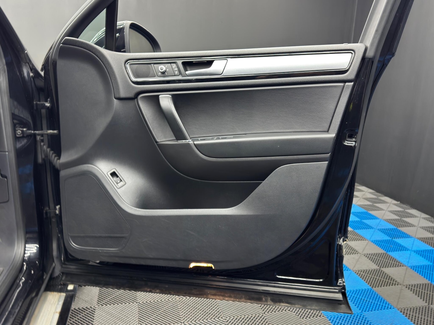 Used Volkswagen Touareg for sale - 77279970: Photo 43