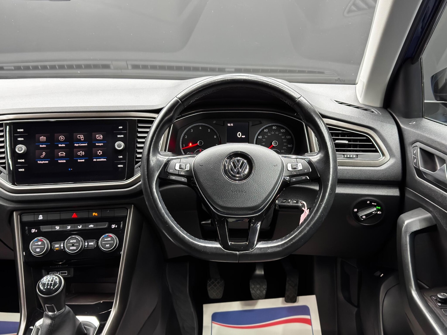 Used Volkswagen T-Roc 2018 for sale - 76512973: Photo 18