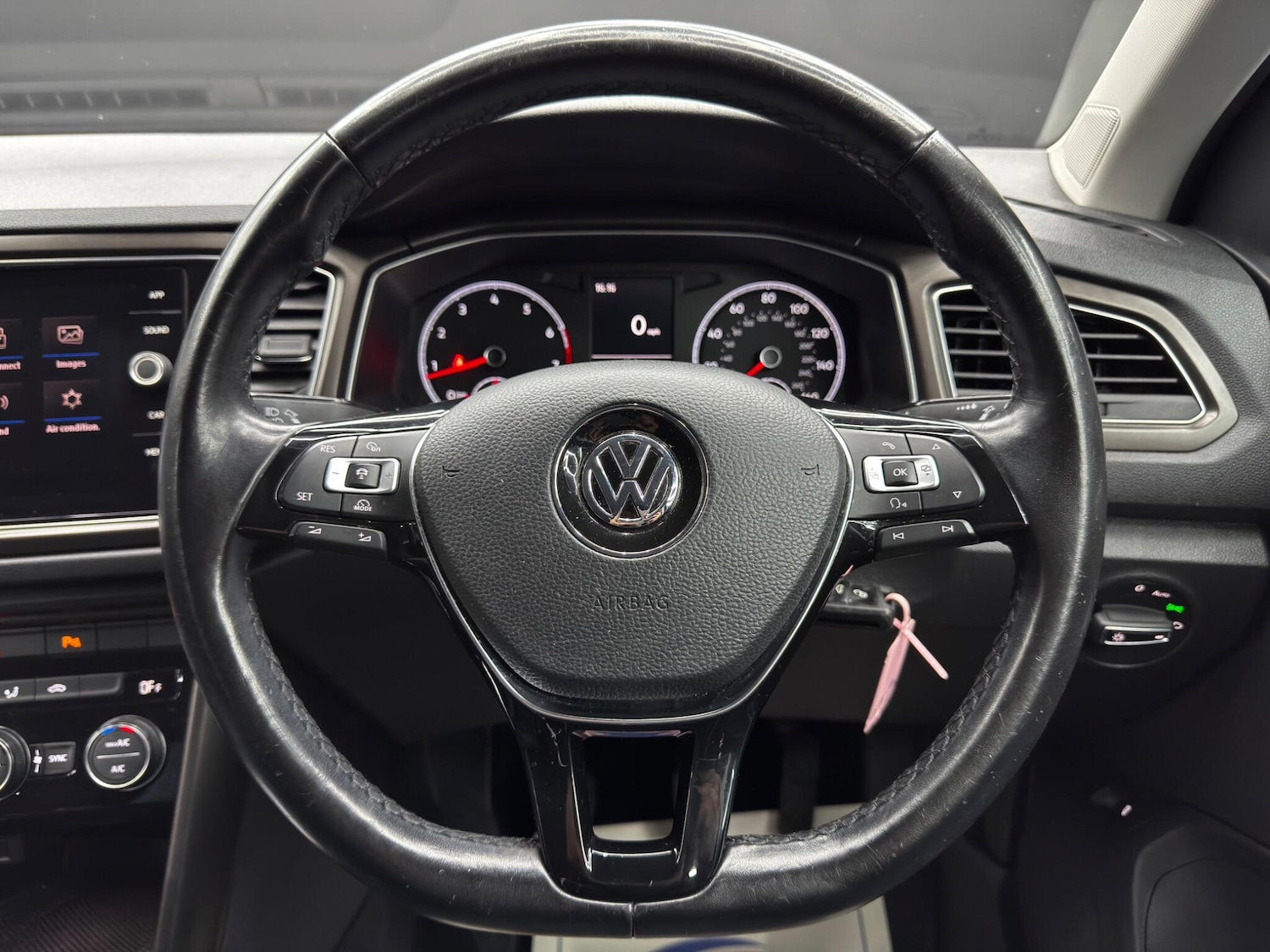 Used Volkswagen T-Roc 2018 for sale - 76512973: Photo 19