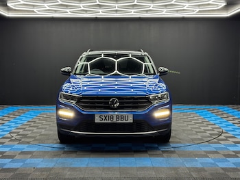 Used Volkswagen T-Roc 2018 for sale - 76512973: Photo