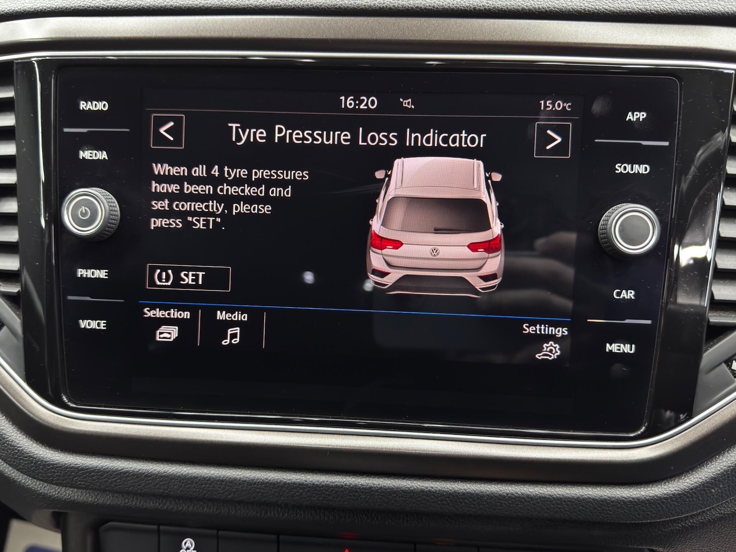 Used Volkswagen T-Roc 2018 for sale - 76512973: Photo 32