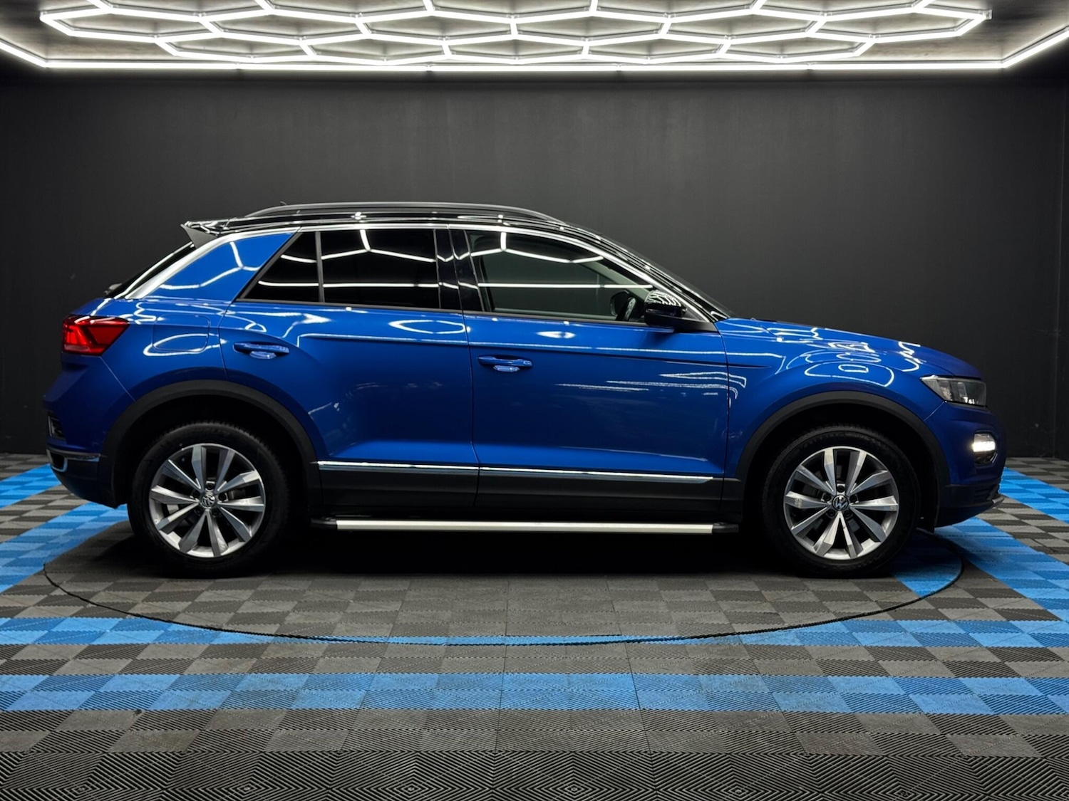 Used Volkswagen T-Roc 2018 for sale - 76512973: Photo 4