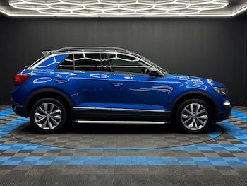 Used Volkswagen T-Roc 2018 for sale - 76512973: Photo