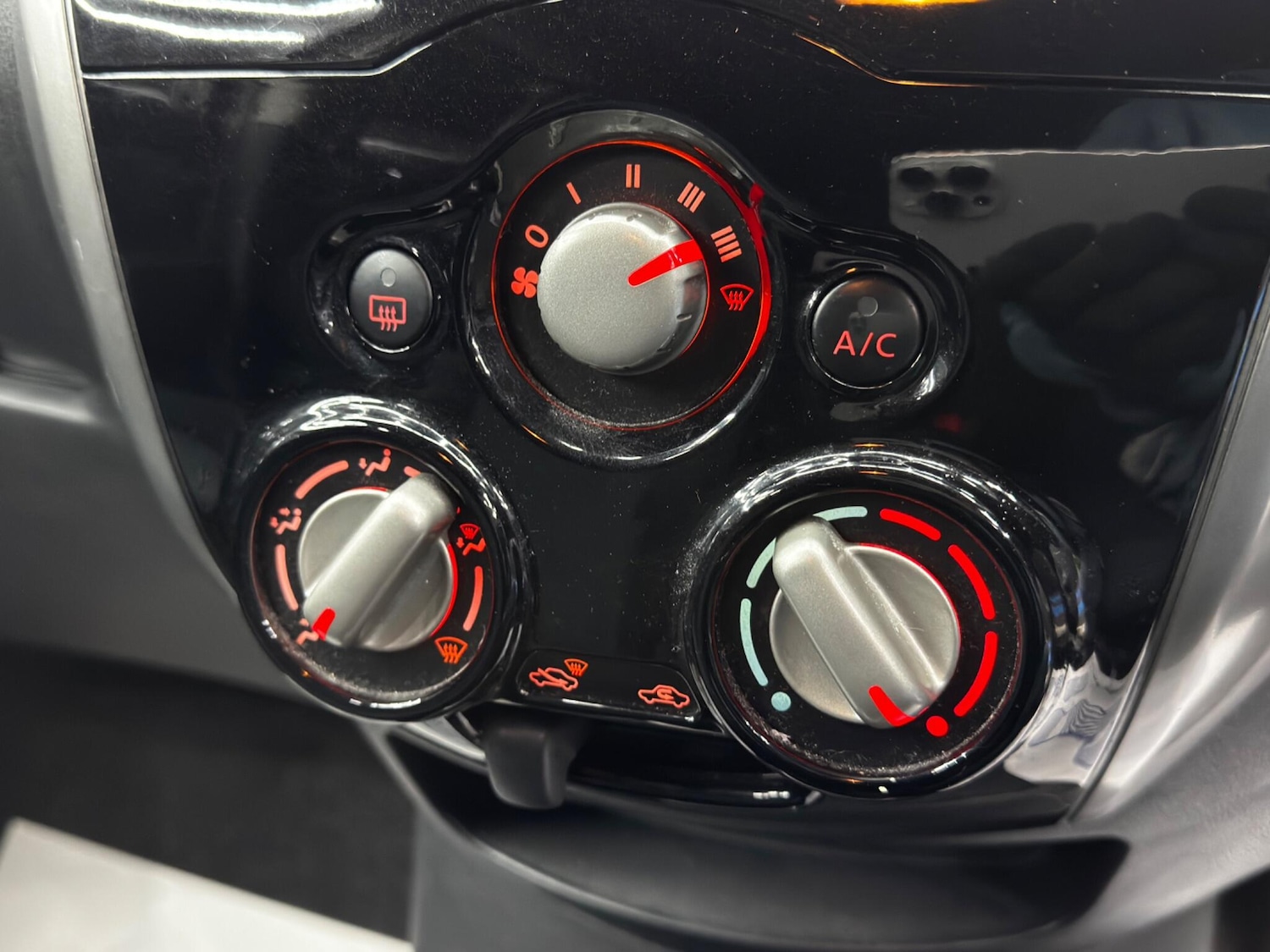 Used Nissan Note 2014 for sale - 76886185: Photo 25