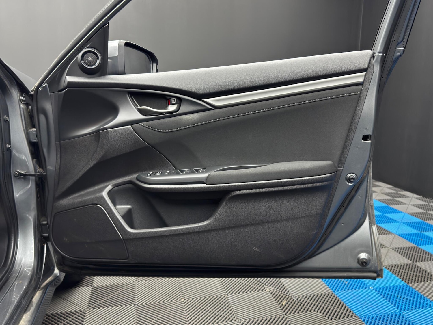 Used Honda Civic 2019 for sale - 77670308: Photo 38