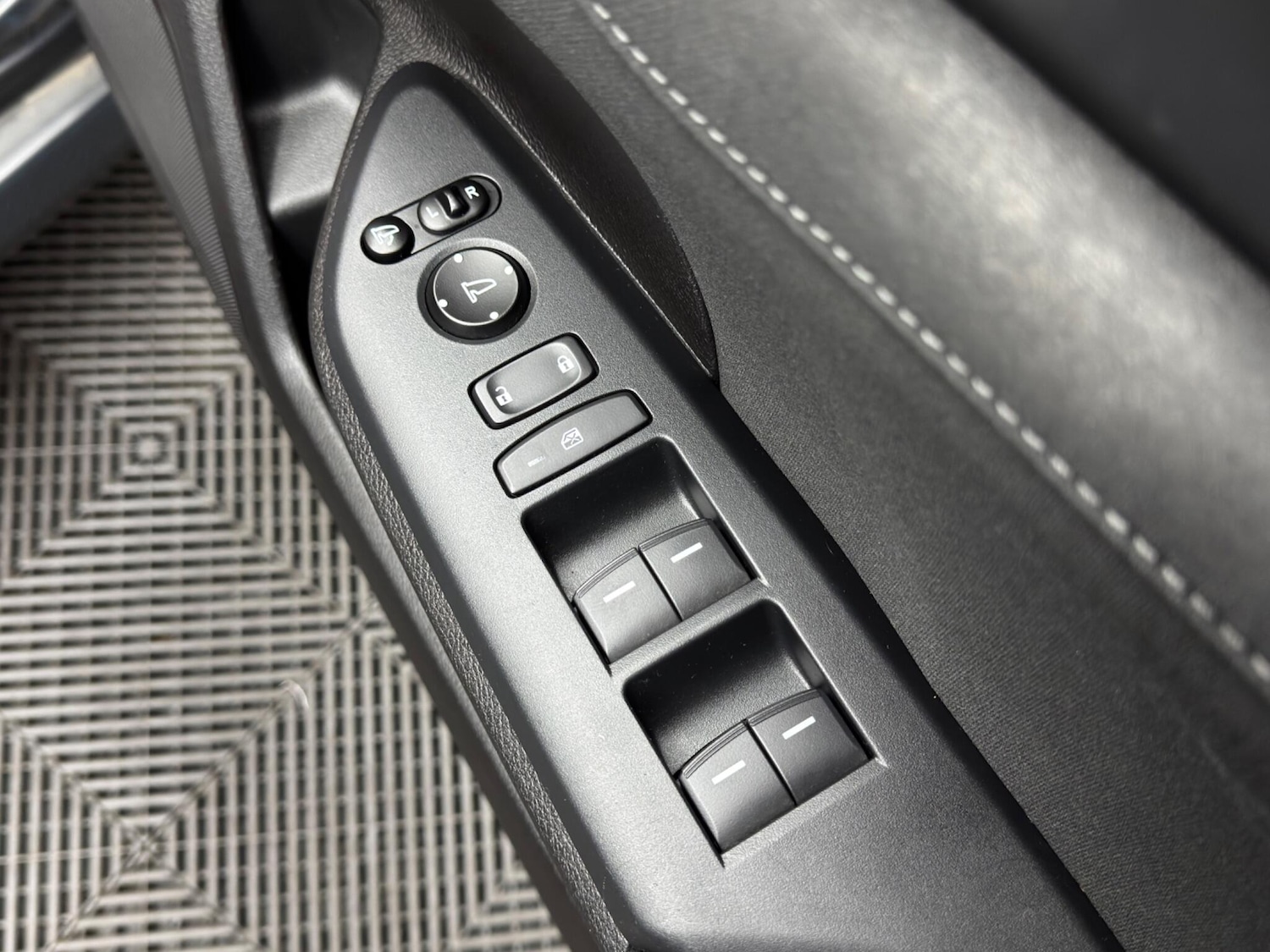 Used Honda Civic 2019 for sale - 77670308: Photo 39