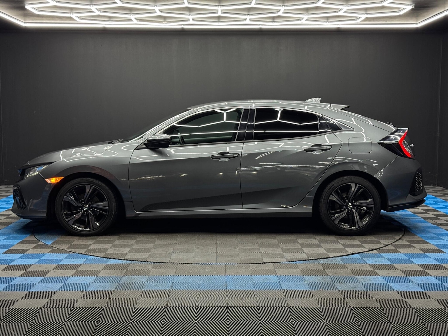 Used Honda Civic 2019 for sale - 77670308: Photo 8