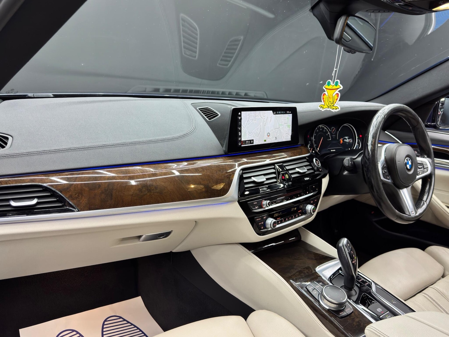 Used BMW 5 Series 2017 for sale - 76099310: Photo 11