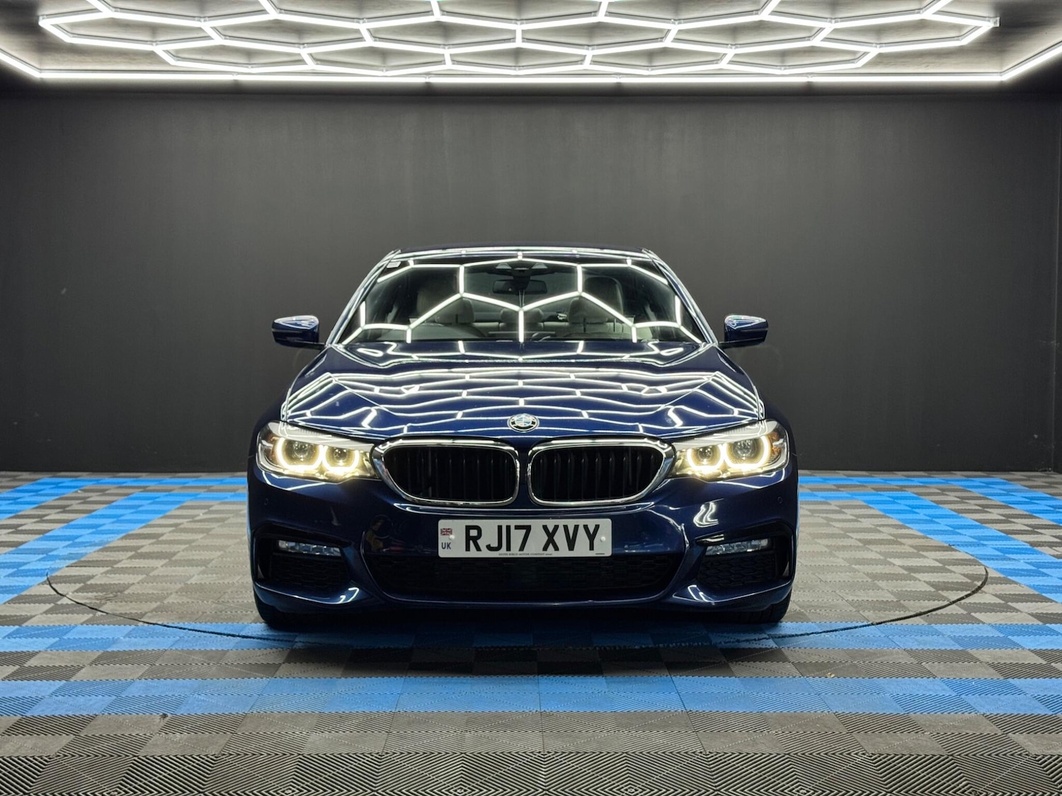 Used BMW 5 Series 2017 for sale - 76099310: Photo 2