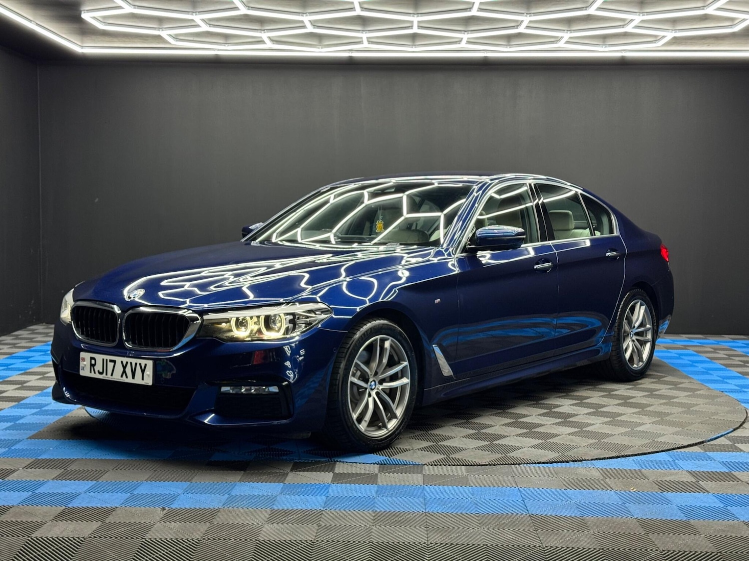 Used BMW 5 Series 2017 for sale - 76099310: Photo 3