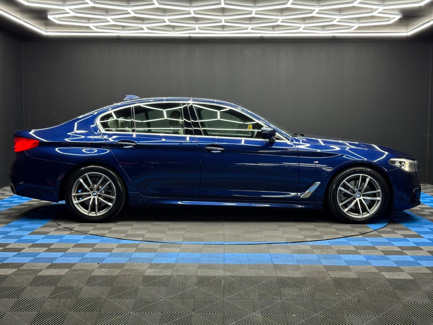 Used BMW 5 Series 2017 for sale - 76099310: Photo 4