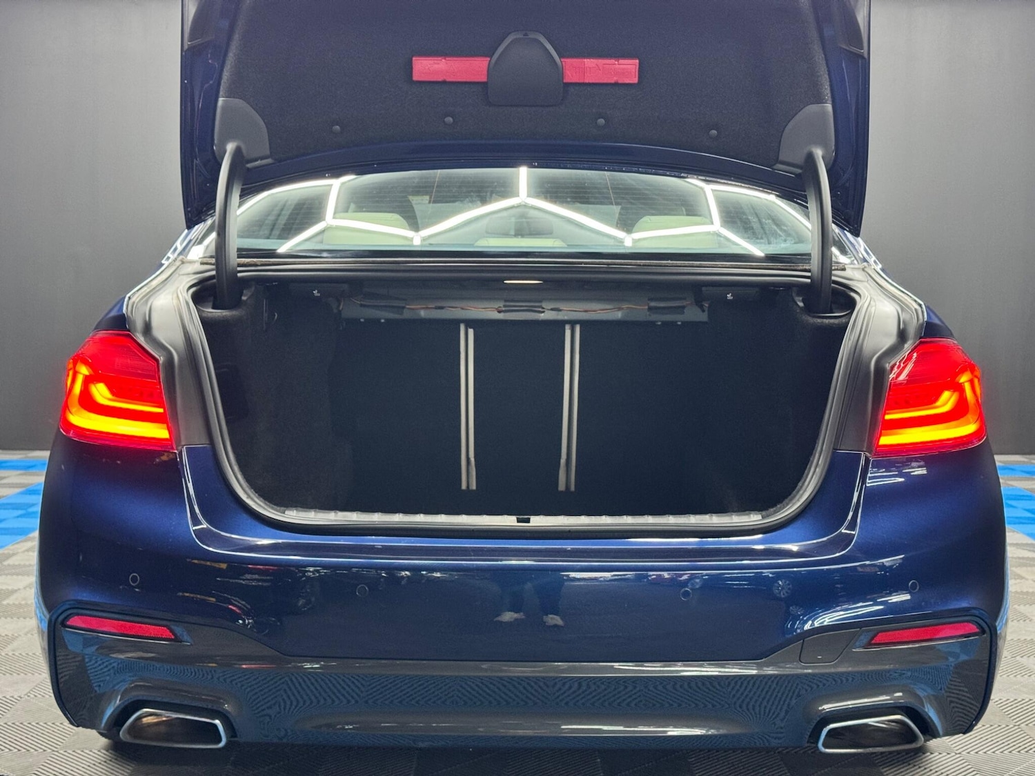 Used BMW 5 Series 2017 for sale - 76099310: Photo 44