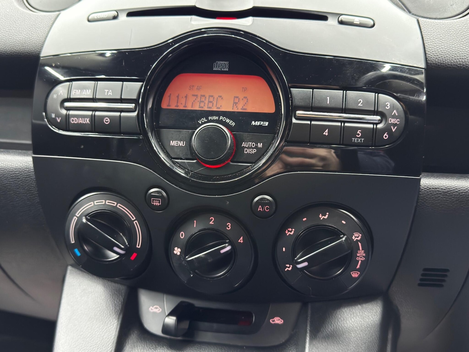 Used Mazda Mazda2 2012 for sale - 77395698: Photo 24