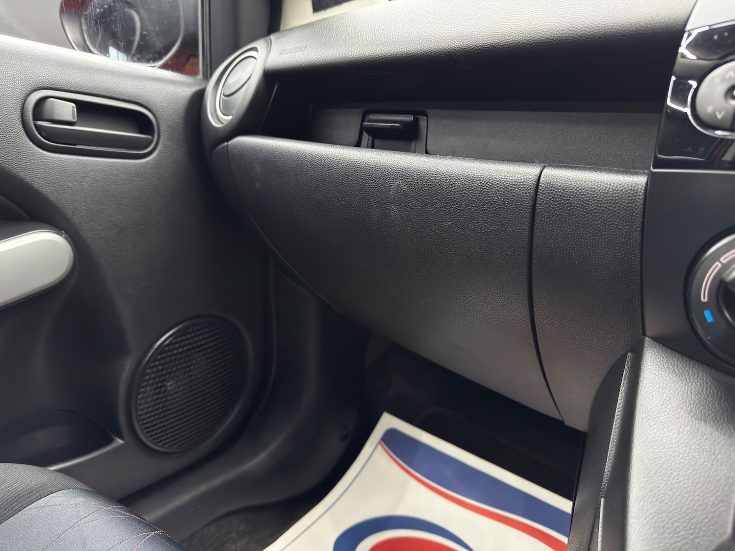 Used Mazda Mazda2 2012 for sale - 77395698: Photo 25