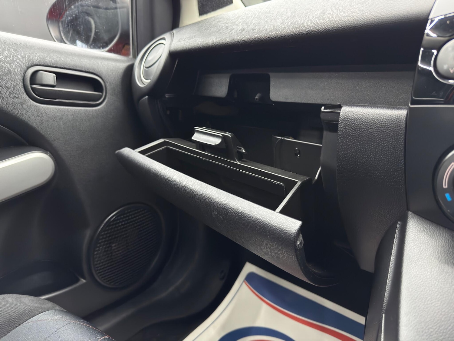 Used Mazda Mazda2 2012 for sale - 77395698: Photo 26