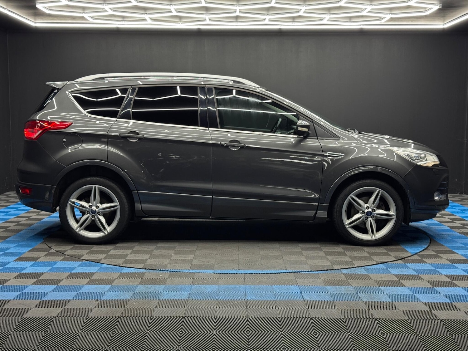 Used Ford Kuga 2015 for sale - 77278899: Photo 4