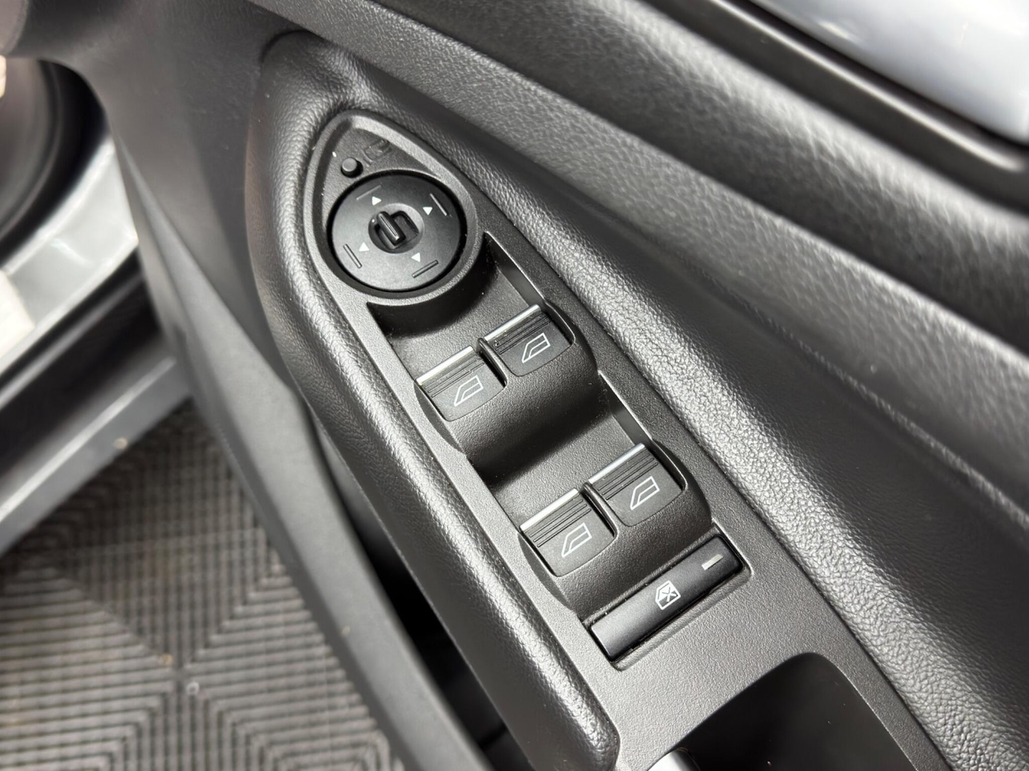 Used Ford Kuga 2015 for sale - 77278899: Photo 40