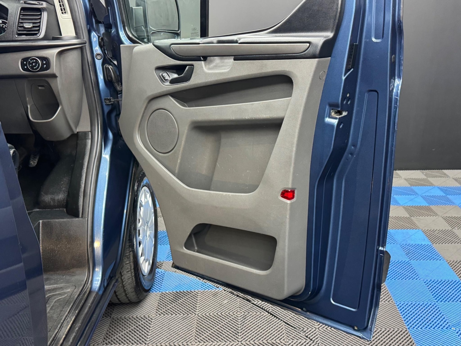 Used Ford Tourneo Custom 2020 for sale - 76987754: Photo 39