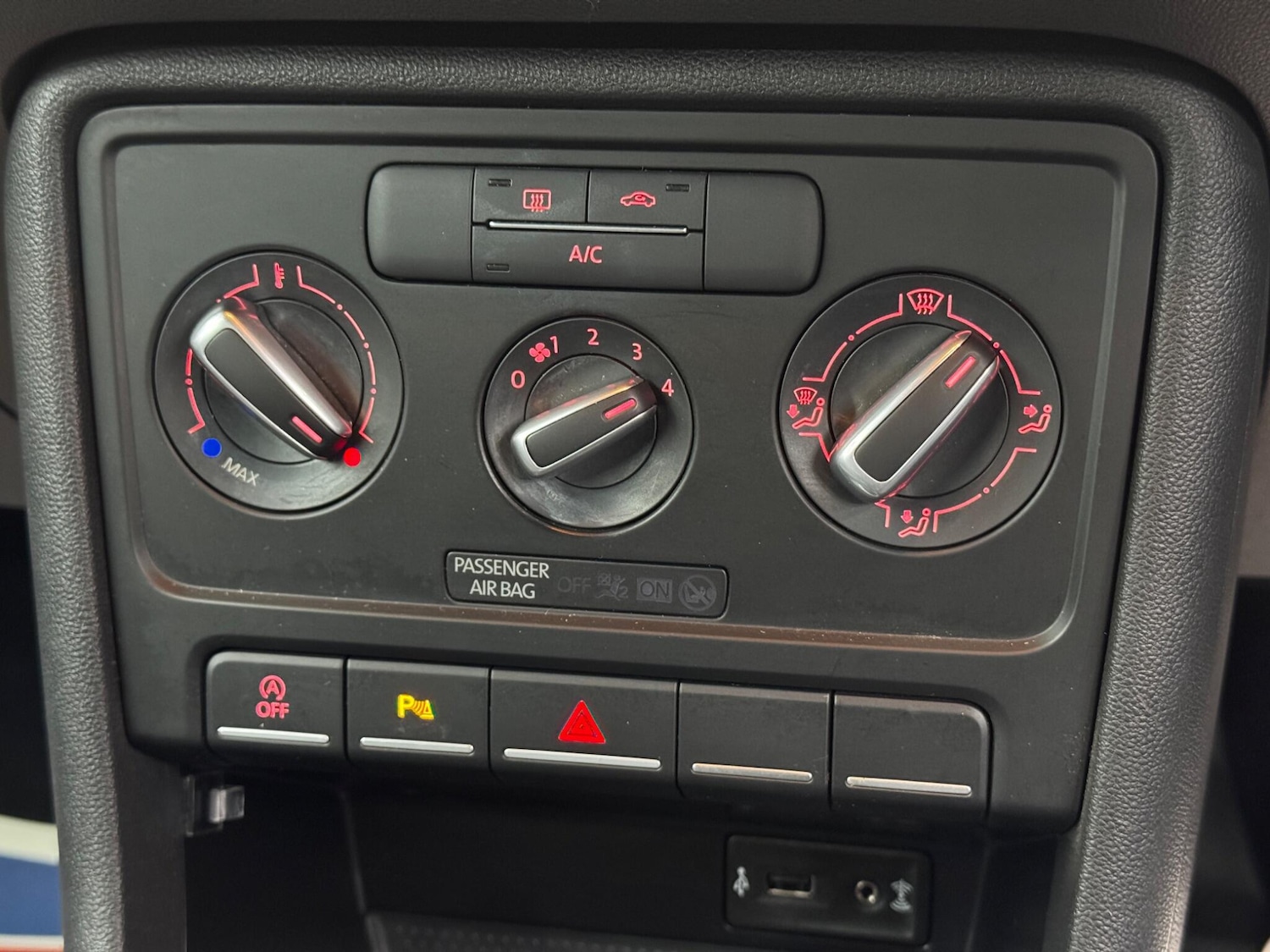 Used Volkswagen Beetle for sale - 77705014: Photo 25