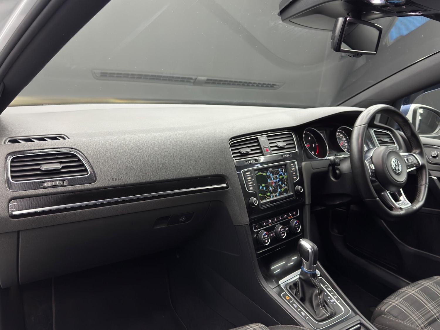 Used Volkswagen Golf 2016 for sale - 77015470: Photo 11