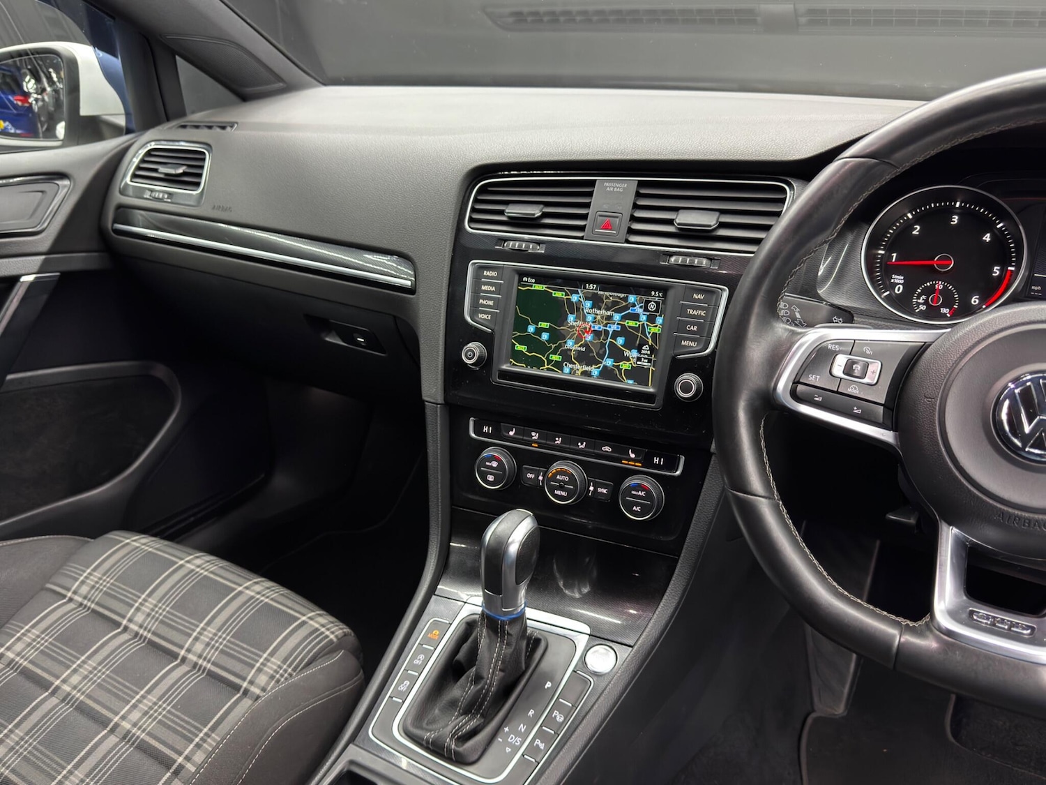 Used Volkswagen Golf 2016 for sale - 77015470: Photo 22